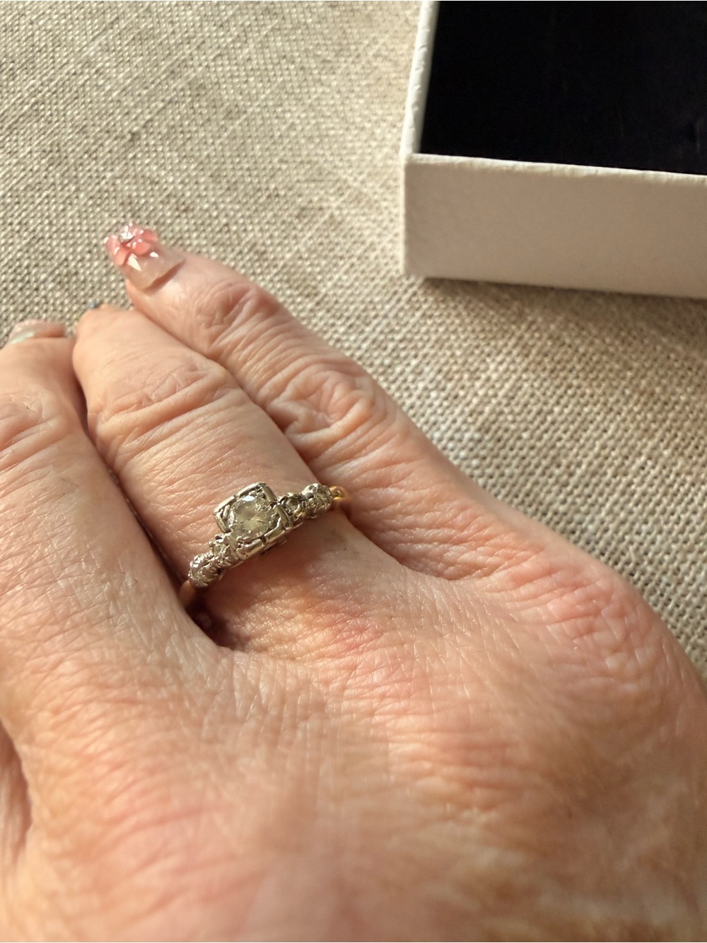 Vintage 14k gold  diamond engagement ring, beautiful - Picture 7 of 10